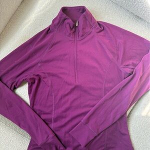 Old Navy Active Semi-Fitted Long Sleeve Top – Size S